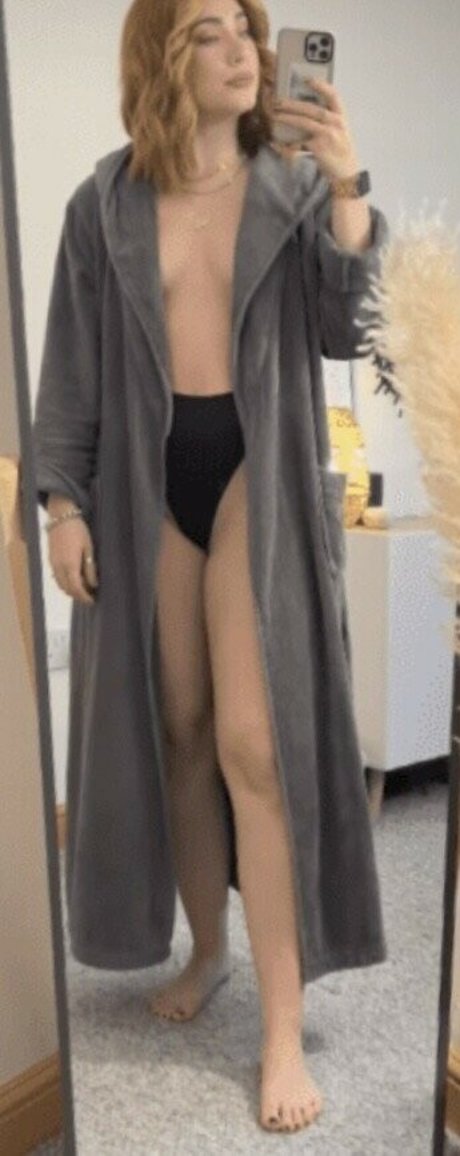 ヌード妻オンリーファンズ ホットヌード 写真