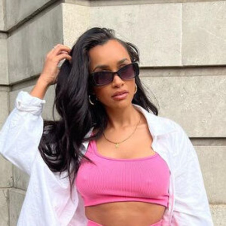 Sian Gabbidon スター ヌード 写真