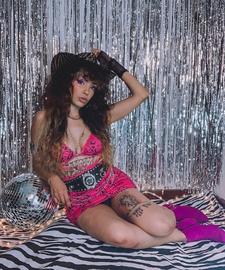 フィットネスプッシーオンリーファンズ セックス ギャラリー