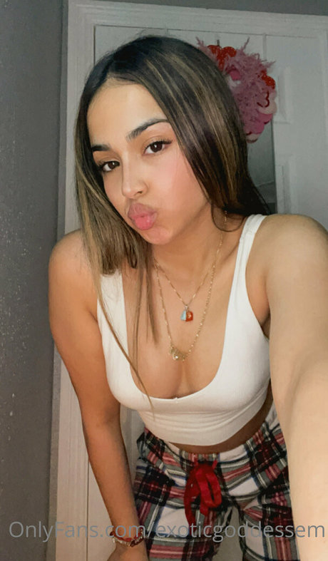 巨乳の赤毛ティーンオンリーファンズ セクシー裸 写真