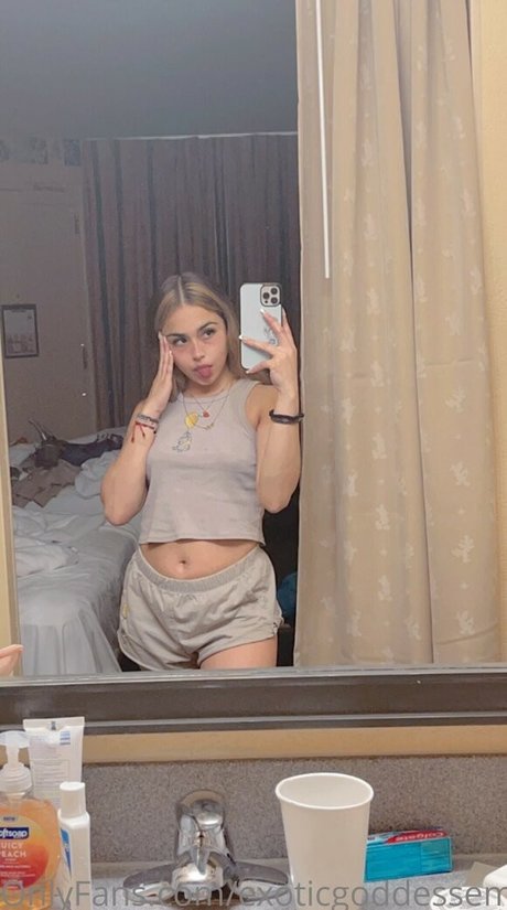 フィットネスプッシーオンリーファンズ ホットセクシー 写真