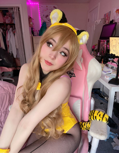 巨尻熟女オンリーファンズ ポルノ 画像