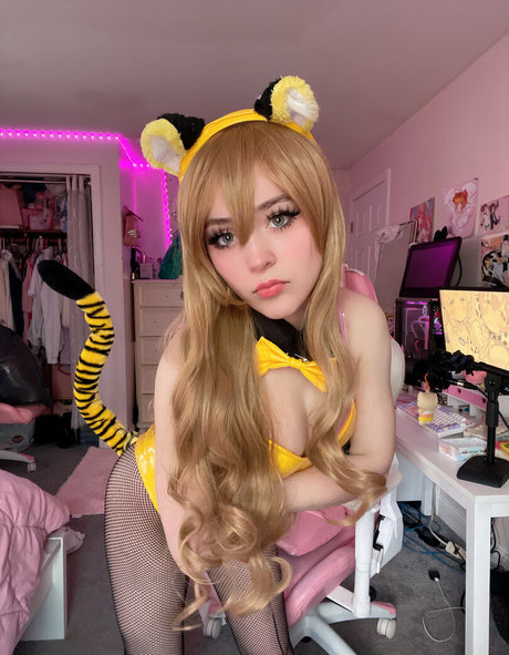 大学のアジア人オンリーファンズ HD 写真