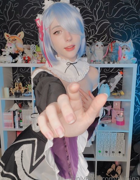 イギリスのブロンドオンリーファンズ セクシーヌード 画像