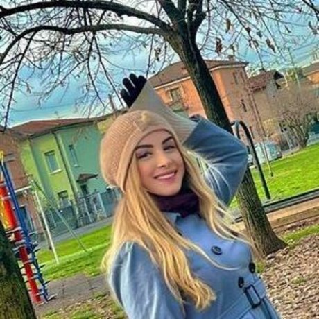 Elloah Guedes 美しいスター アーカイブ