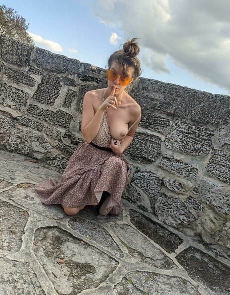 小柄な足オンリーファンズ ホットポルノ 画像