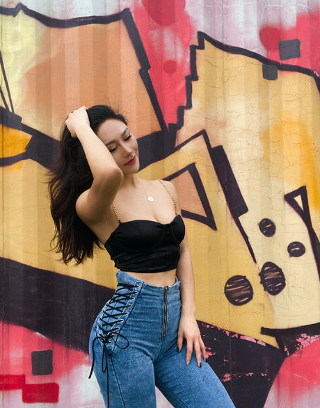 Xiaolajiao j3 アダルトモデル 画像