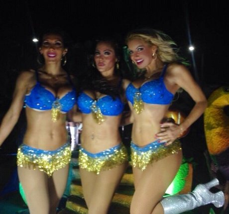 巨乳で曲線美のオンリーファンズ エロ 画像