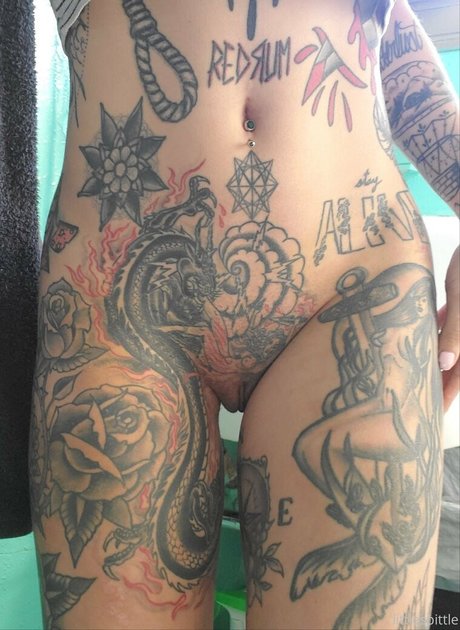 小柄な足オンリーファンズ 無料ポルノ 写真