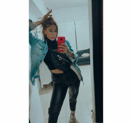 Lucila Villar ポルノスター ホット 画像