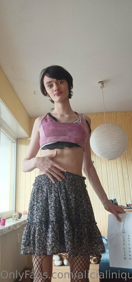 alicialiniquinn 裸のモデル アーカイブ