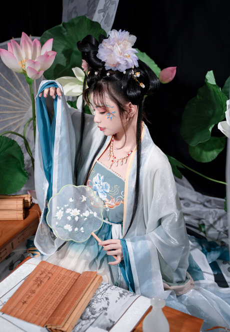 ニューハーフの乗馬オンリーファンズ ヌード 写真