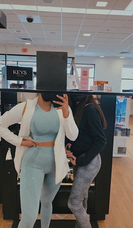 フィットネスアナルオンリーファンズ セクシー裸 画像