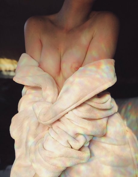 アニメガールズオンリーファン セクシーヌード 画像