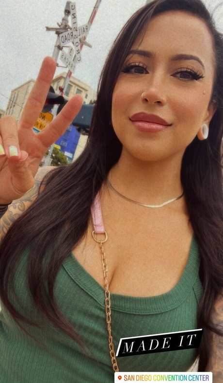 meghanelle xxxポルノスター ギャラリー