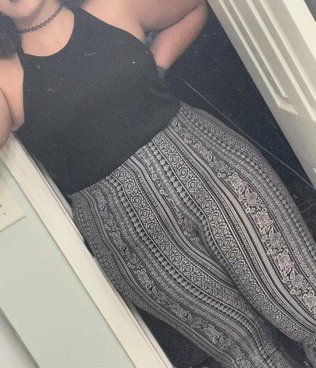 ティーンフィンガリングオンリーファンズ セクシーxxx ギャラリー