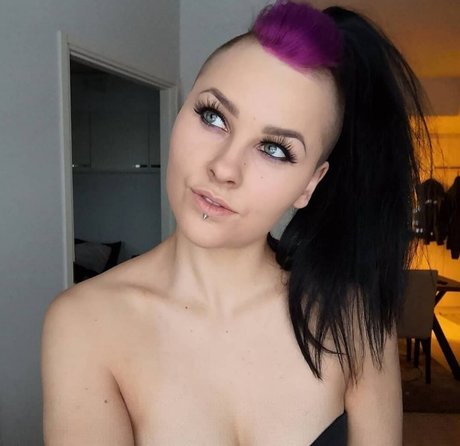 BBWオンリーファン ヌード 写真