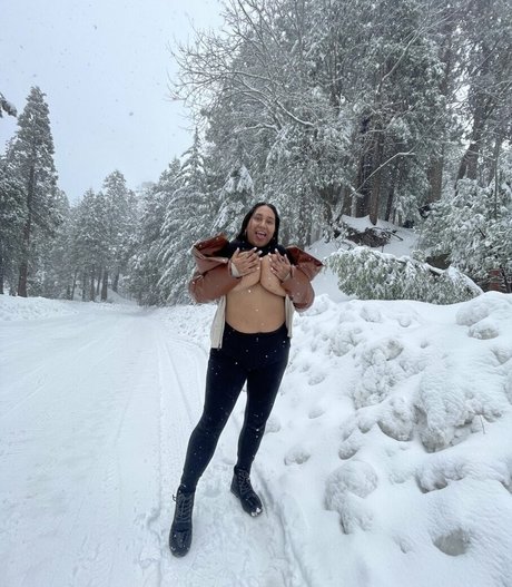 バン・オンリーファンズ ポルノ 画像