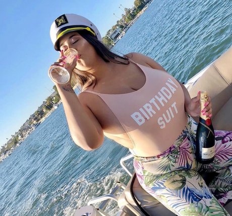 コスプレ ヘンタイ オンリーファンズ 無料ポルノ アーカイブ