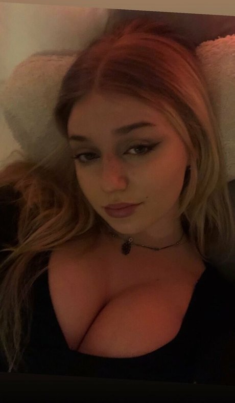 Elly Anne 可愛いモデル ギャラリー