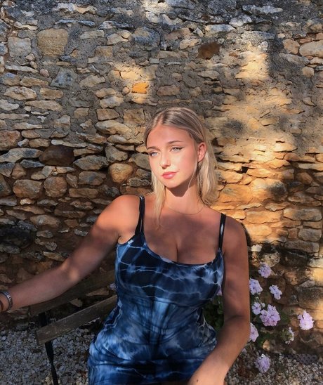 Elly Anne ポルノモデル 画像