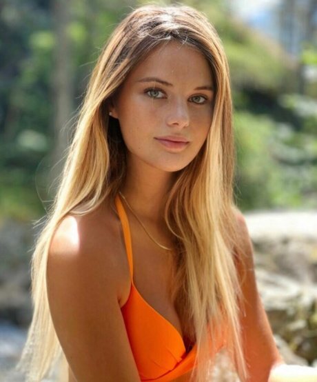 Nolwenn Dis 無料のポルノスター ギャラリー