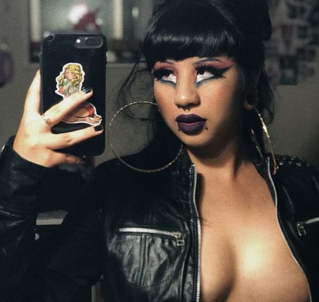 濃厚なヌードオンリーファンズ 無料ポルノ 画像