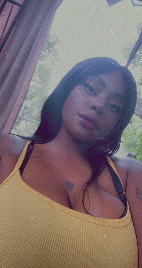 Thatgirlyola セックスモデル 写真