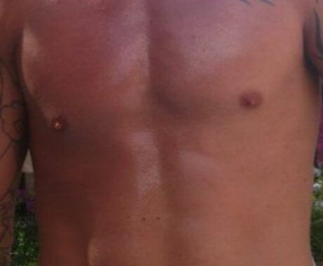 CJj18 裸のモデル 写真