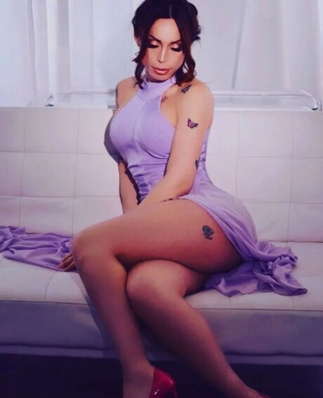 Helenadelacourx 美しいモデル 写真