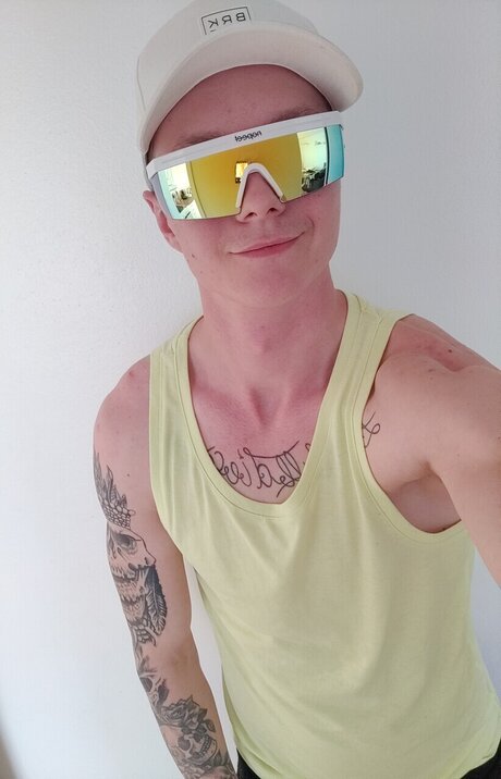 Niklas Sahlstr m ポルノスター アダルト 写真