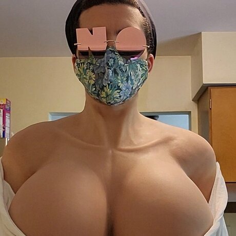 Nemo Krad ホットなモデル 写真