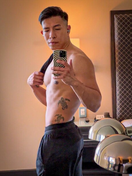 u7624930 エロティックなポルノスター 写真