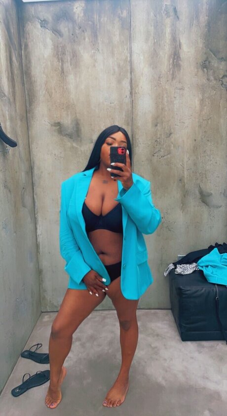 Unknowntee8988 ポルノスター 写真