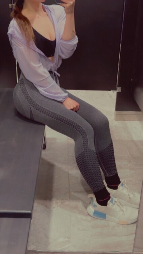 LeeJ 高品質のポルノスター 画像