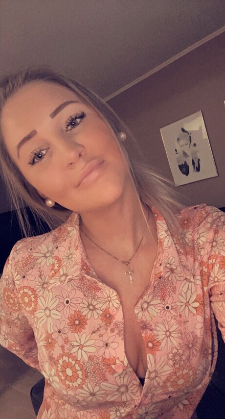 Tuva_ ポルノスター 画像