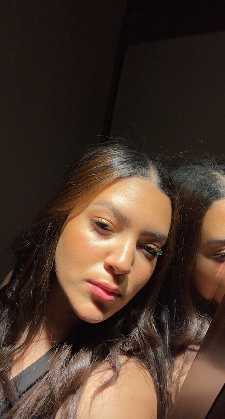 Sarah karimi 完璧なポルノスター 画像