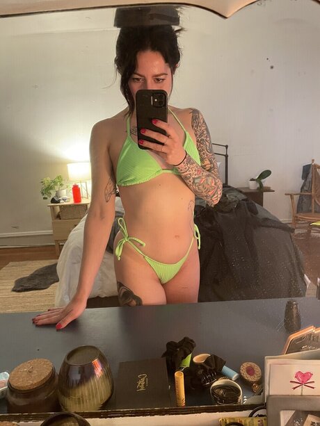 オイルを塗った巨乳オンリーファンズ ホットxxx 画像