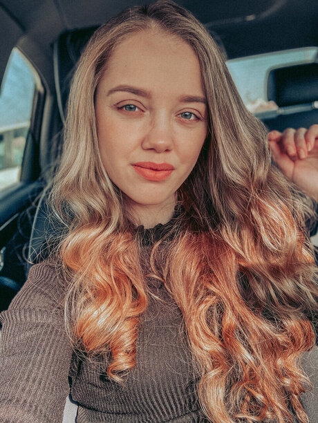 AdelinaCrisstina エロティックなポルノスター 写真