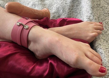 金髪の小人オンリーファンズ 美しいヌード ギャラリー