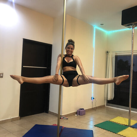 Alison 美しいポルノスター 画像