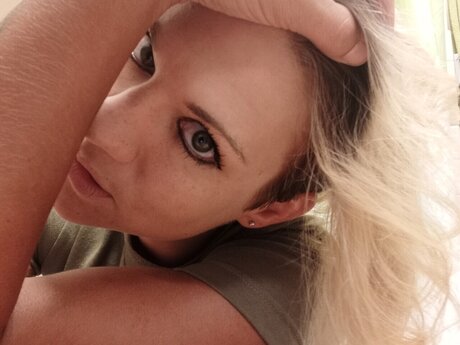 Toni Sky 無料女優 画像