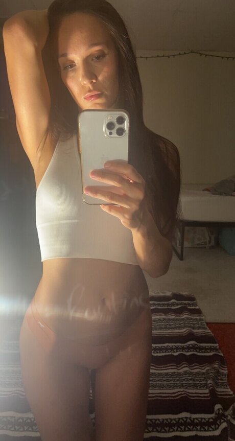 Abbie Marcotte Yoga ポルノスター アート 画像