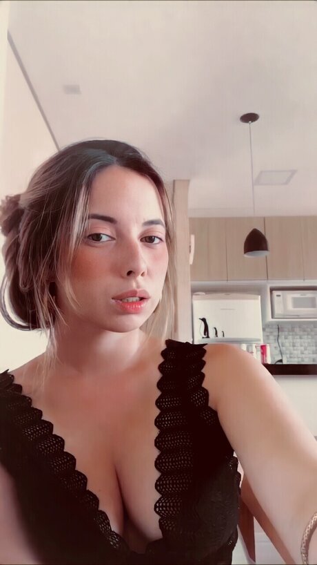 Camila Gimenez アートスター 写真