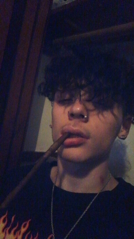 lil illuminati トップモデル 写真