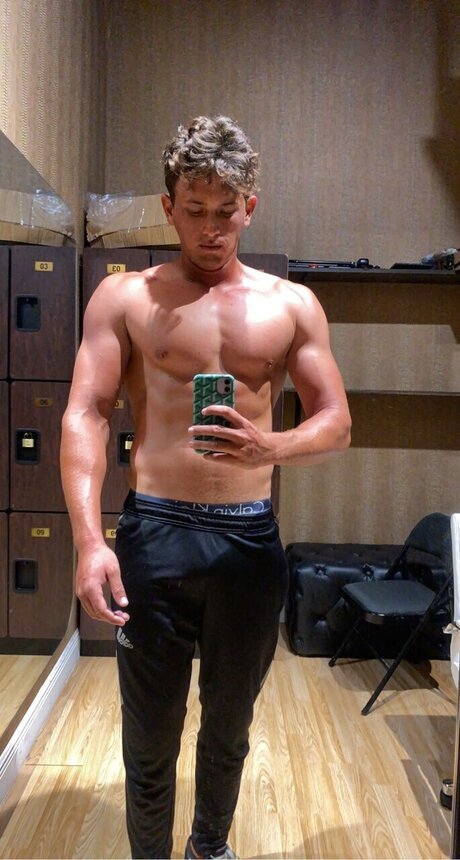 Noahblackstone 完璧なモデル 写真