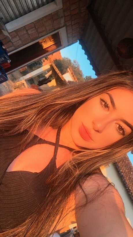 角質の女の子オンリーファンズ アートヌード 画像