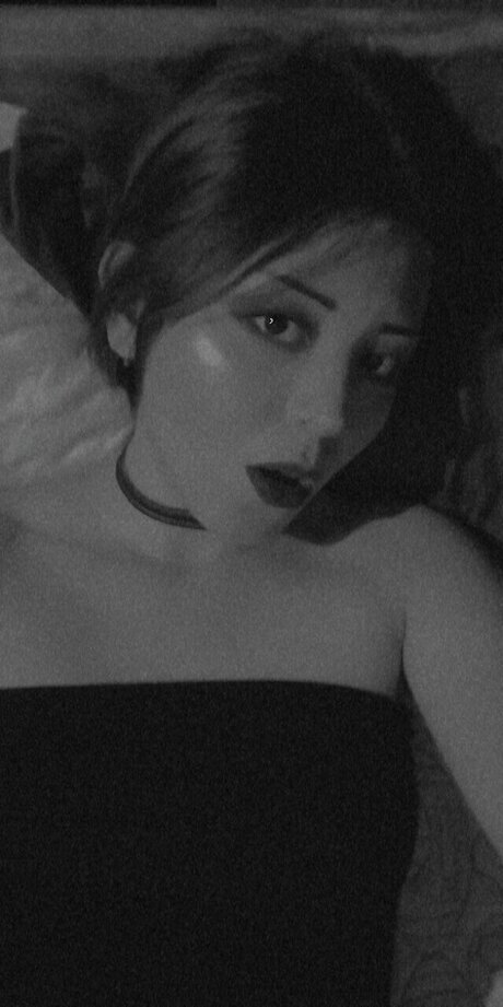 Dann ポルノモデル 画像