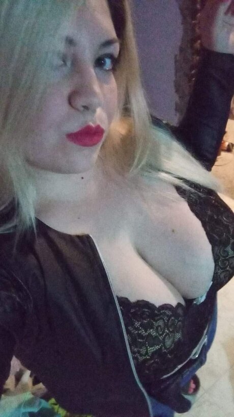 Ayefgh ホットなモデル 画像