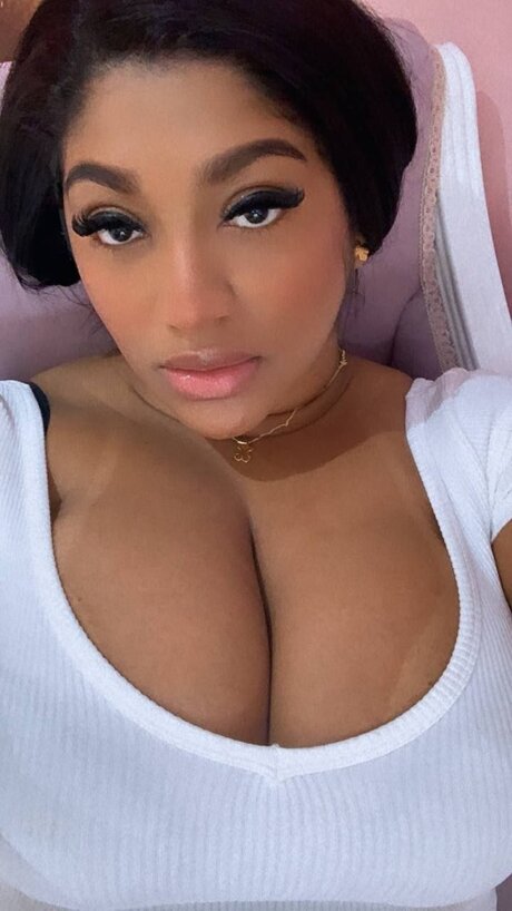 Jenifer Johana セックススター 画像